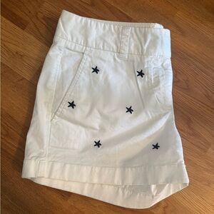 Vineyard vines White Shortd with Blue Star Embroidery